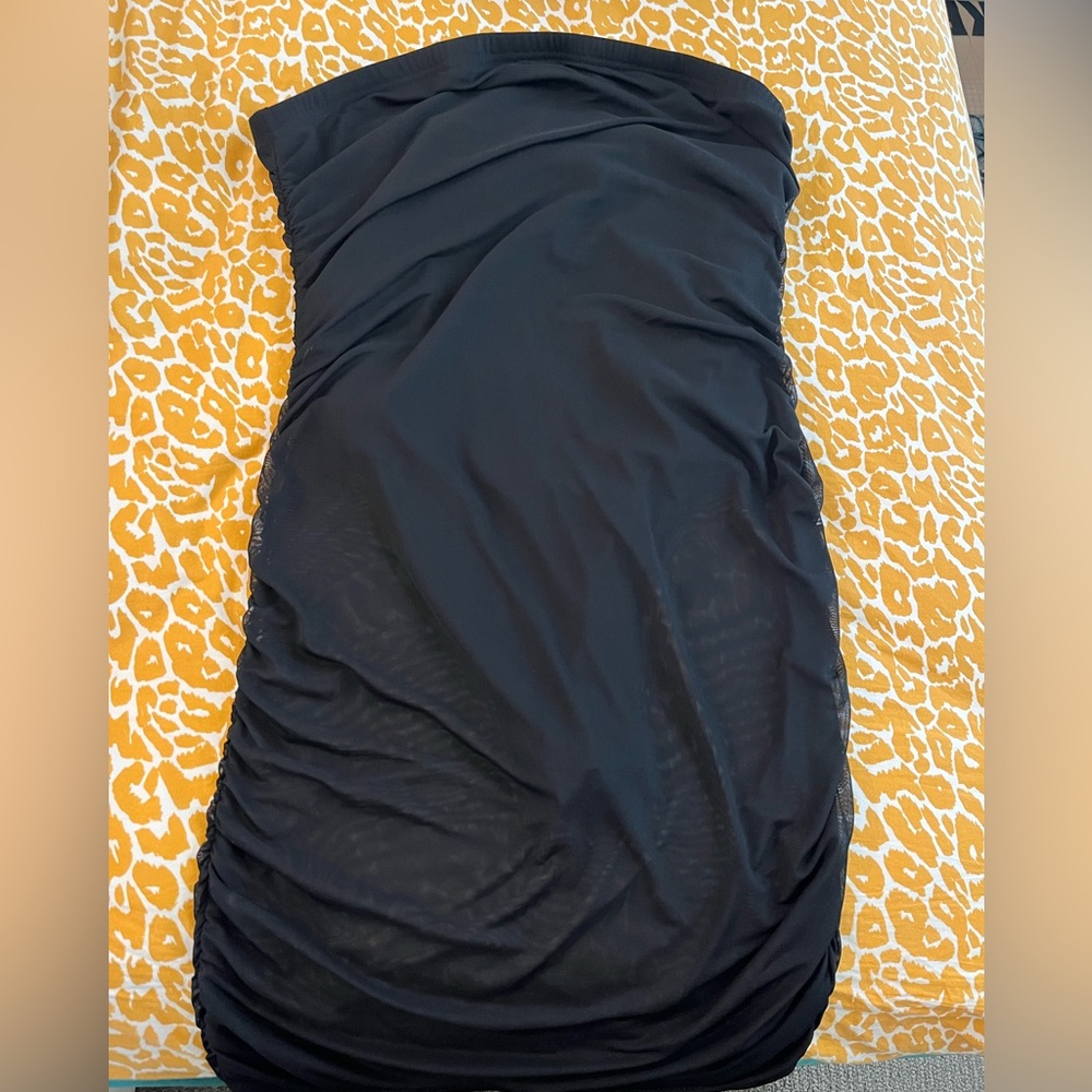 Mesh strapless dress with Lining